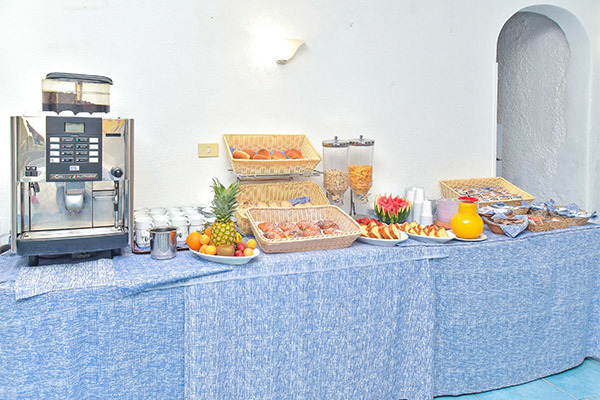 CHARME HOTEL LA VILLA TINA 3* - Ischia (NA) Luogo ideale per shopping e mare