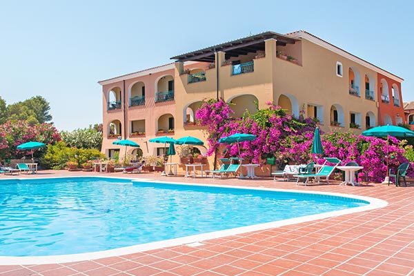 NICOLAUS FAMILY CLUB TORRE MORESCA 4* - Orosei (NU) Elegante e raffinato family hotel