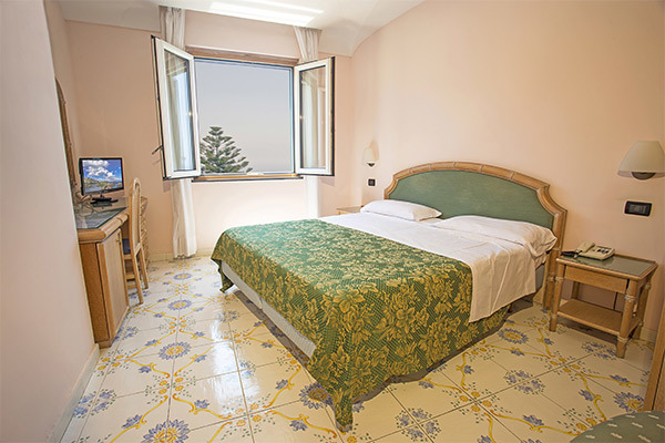 HOTEL TERME SAINT RAPHAEL 4* - Ischia (NA) Romantica vista panoramica