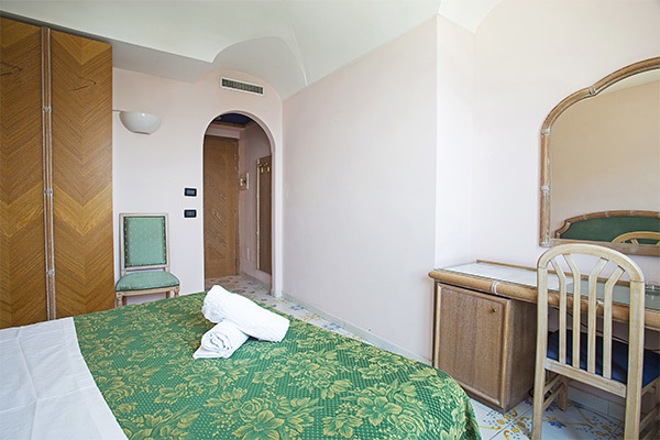 HOTEL TERME SAINT RAPHAEL 4* - Ischia (NA) Romantica vista panoramica
