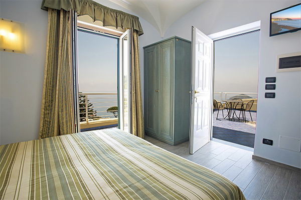 HOTEL TERME SAINT RAPHAEL 4* - Ischia (NA) Romantica vista panoramica