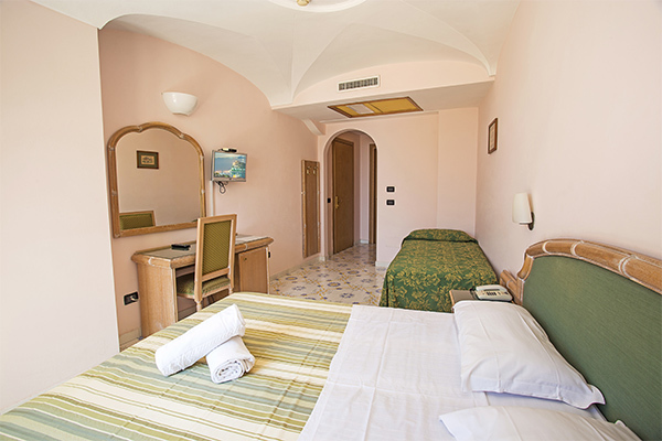HOTEL TERME SAINT RAPHAEL 4* - Ischia (NA) Romantica vista panoramica
