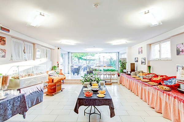 CLUB HOTEL AURELIO & ERITREA 3* - Cesenatico (FC) Elegante struttura fronte mare