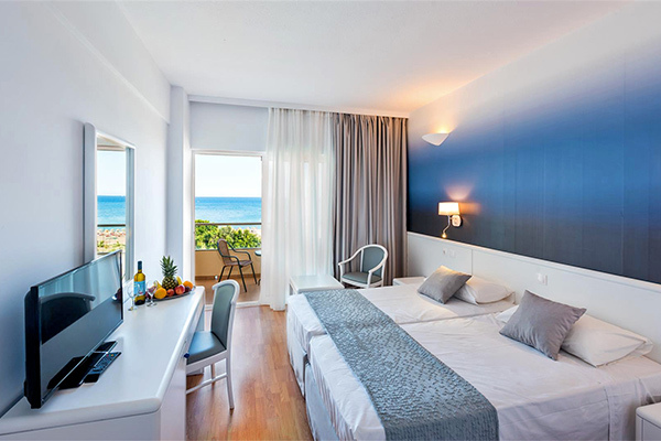 NICOLAUS CLUB BLUE SEA BEACH RESORT 4*S - Kalithea (Rodi - Grecia) Resort di qualità su una suggestiva spiagga