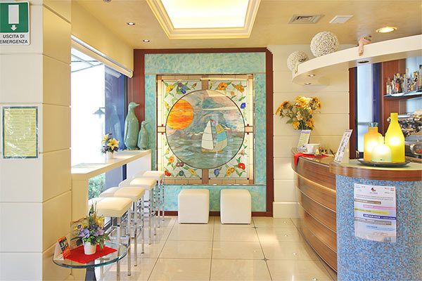 HOTEL EUR 3* - Lido di Camaiore (LU) ACCOGLIENTE STRUTTURA IDEALE PER FAMIGLIE