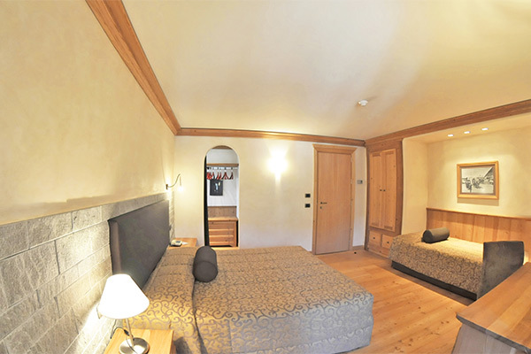HOTEL REZIA 4* - Bormio (SO) Charme e benessere a due passi dalle Terme di Bormio