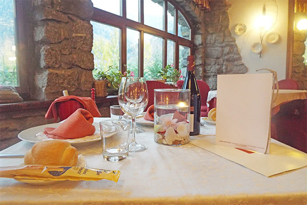 HOTEL MONT BLANC 4* - Courmayeur (AO) Ambiente curato, ai piedi del Monte Bianco