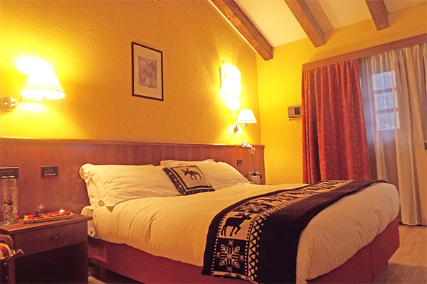 HOTEL MONT BLANC 4* - Courmayeur (AO) Ambiente curato, ai piedi del Monte Bianco