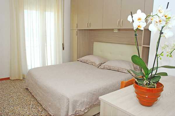 HOTEL ELSA 3* - Milano Marittima (RA) Semplice ed essenziale, a 200 metri dalla spiaggia