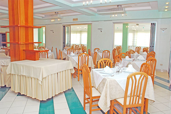 HOTEL ELSA 3* - Milano Marittima (RA) Semplice ed essenziale, a 200 metri dalla spiaggia