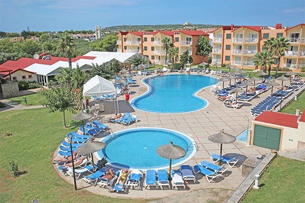 NICOLAUS CLUB ROC CALA'N BLANES BEACH 4* - Minorca - Ciutadella (Baleari - Spagna) Con accesso diretto a una suggestiva caletta