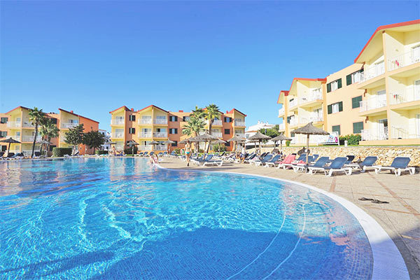 NICOLAUS CLUB ROC CALA'N BLANES BEACH 4* - Minorca - Ciutadella (Baleari - Spagna) Con accesso diretto a una suggestiva caletta