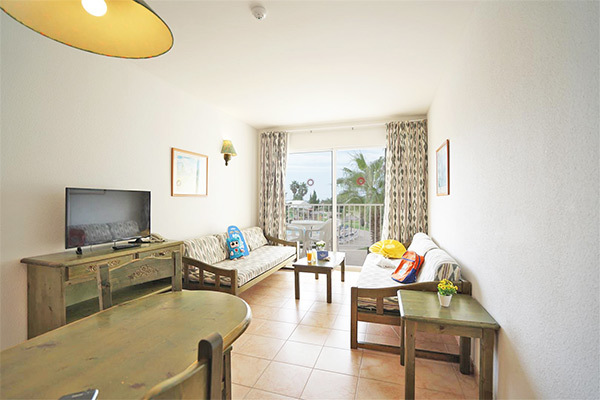 NICOLAUS CLUB ROC CALA'N BLANES BEACH 4* - Minorca - Ciutadella (Baleari - Spagna) Con accesso diretto a una suggestiva caletta