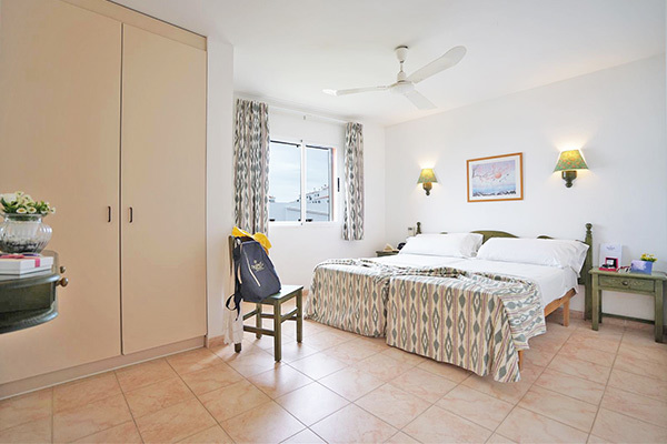 NICOLAUS CLUB ROC CALA'N BLANES BEACH 4* - Minorca - Ciutadella (Baleari - Spagna) Con accesso diretto a una suggestiva caletta