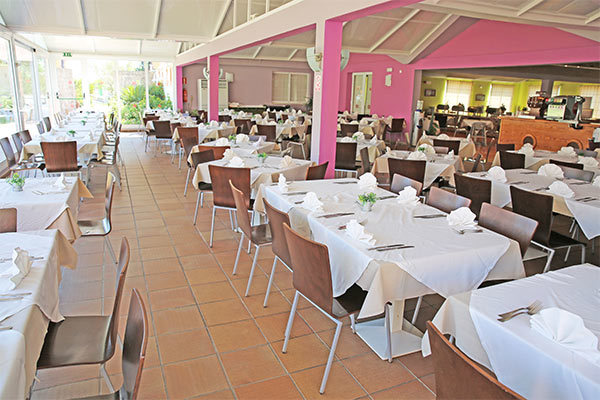 NICOLAUS CLUB ROC CALA'N BLANES BEACH 4* - Minorca - Ciutadella (Baleari - Spagna) Con accesso diretto a una suggestiva caletta