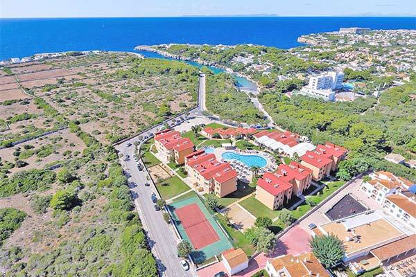 NICOLAUS CLUB ROC CALA'N BLANES BEACH 4* - Minorca - Ciutadella (Baleari - Spagna) Con accesso diretto a una suggestiva caletta