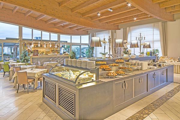 FALKENSTEINER LAKE GARDA 4* - Moniga del Garda (BS) Con piscina panoramica