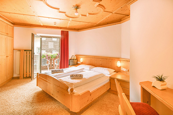 PICCOLO HOTEL GURSCHLER 3*S - Senales (BZ) Ai piedi del ghiacciaio della Val Senales