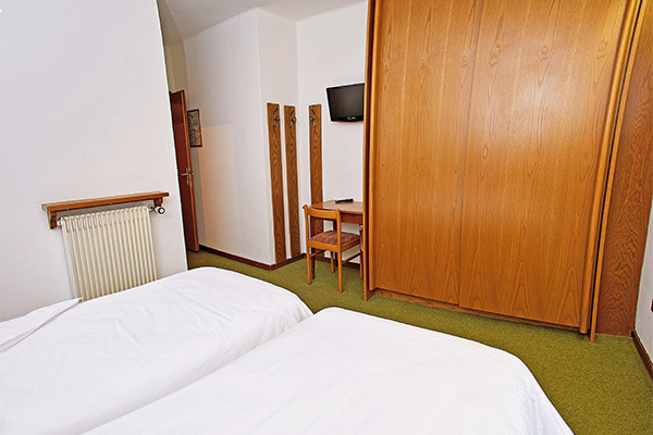 HOTEL MONZONI 3* - Pozza di Fassa (TN) In posizione panoramica in Val di Fassa