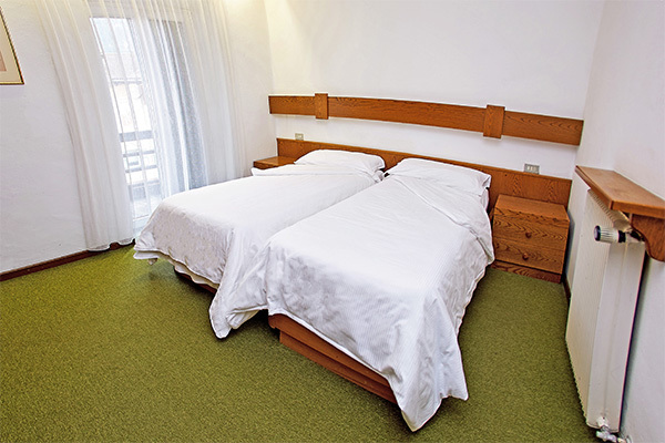 HOTEL MONZONI 3* - Pozza di Fassa (TN) In posizione panoramica in Val di Fassa