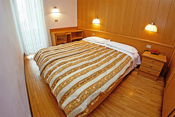 HOTEL MONZONI 3* - Pozza di Fassa (TN) In posizione panoramica in Val di Fassa