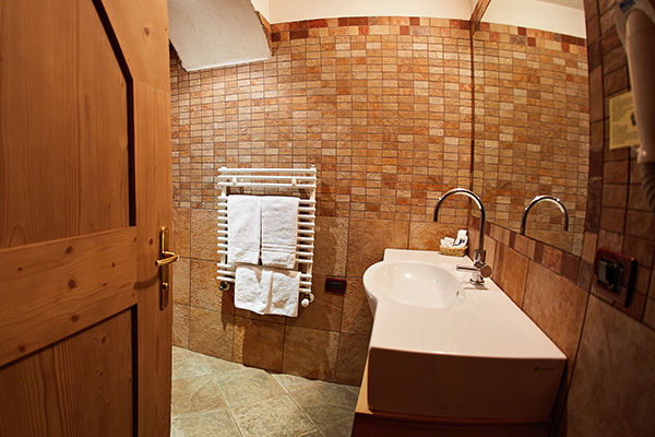 In Val di fassa, a 800 metri dalle piste da sci