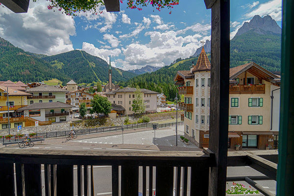 In Val di fassa, a 800 metri dalle piste da sci