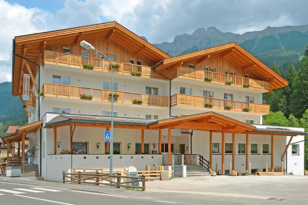 PARK HOTEL AVISIO 4* - Soraga (TN) Adatto per le famiglie, in centro