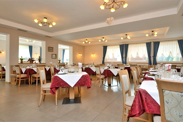PARK HOTEL AVISIO 4* - Soraga (TN) Adatto per le famiglie, in centro