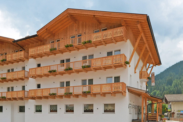 PARK HOTEL AVISIO 4* - Soraga (TN) Adatto per le famiglie, in centro