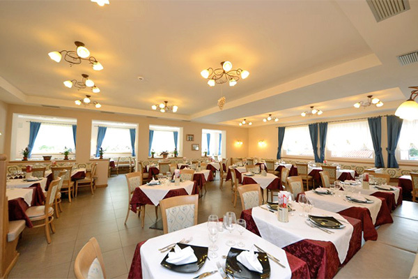 PARK HOTEL AVISIO 4* - Soraga (TN) Adatto per le famiglie, in centro