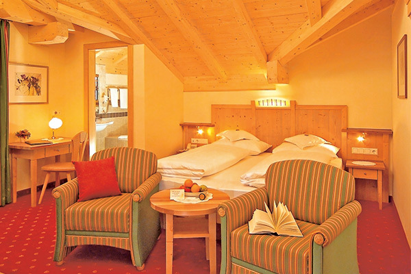 HOTEL SEERAST 3* - Santa Valburga - Ultimo (BZ) A conduzione familiare, in centro