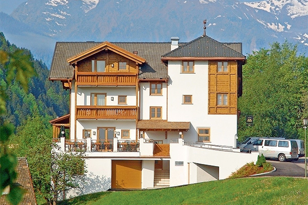HOTEL SEERAST 3* - Santa Valburga - Ultimo (BZ) A conduzione familiare, in centro