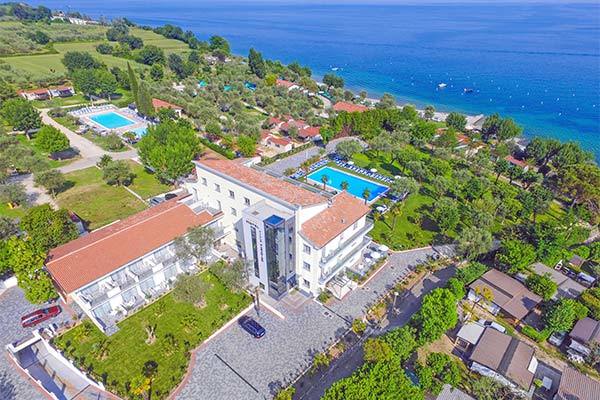 HOTEL VILLA PARADISO SUITE 4* - Moniga del Garda (BS) Moderno 4*, in posizione tranquilla