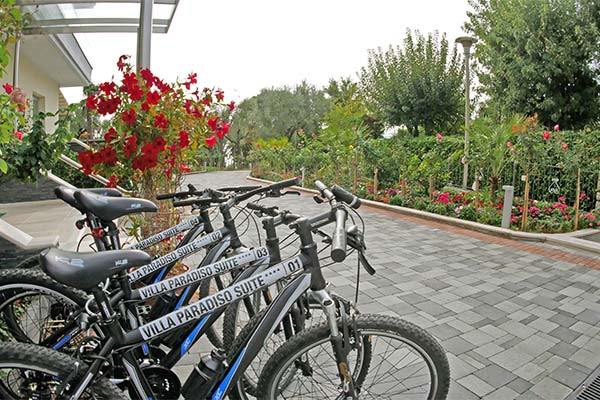 HOTEL VILLA PARADISO SUITE 4* - Moniga del Garda (BS) Moderno 4*, in posizione tranquilla