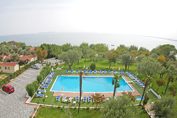 HOTEL VILLA PARADISO SUITE 4* - Moniga del Garda (BS) Moderno 4*, in posizione tranquilla