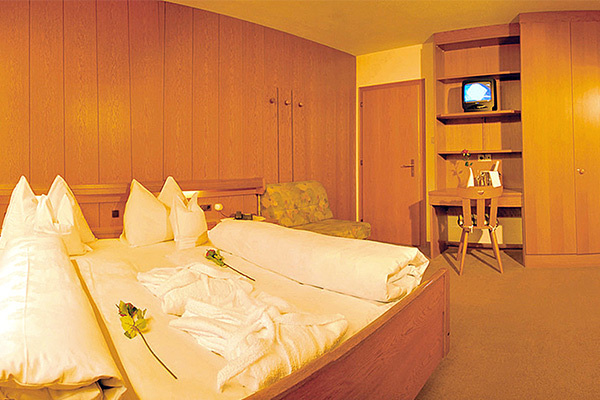 HOTEL BACHER 3* - Riva di Tures (BZ) Un'oasi di benessere tra le montagne