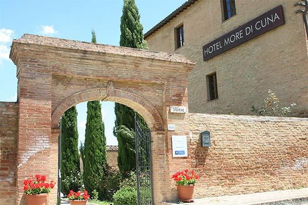 HOTEL MORE DI CUNA 3* - Monteroni d'Arbia (SI) Storia, paesaggi e tradizioni