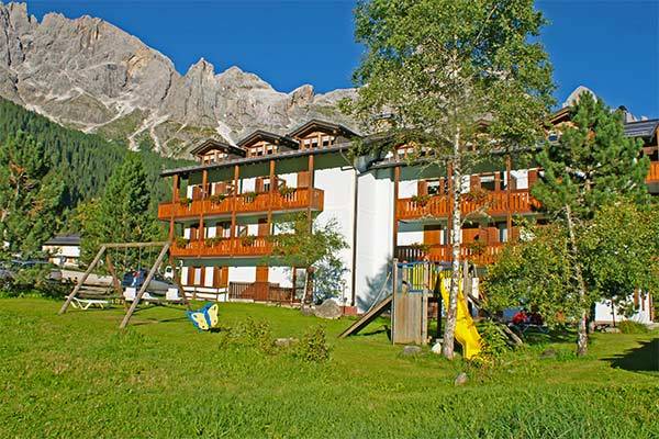 RELAIS CLUB RESIDENCE 3* - San Martino di Castrozza (TN) Residence 3* ai piedi delle Dolomiti, fino a 6 posti letto