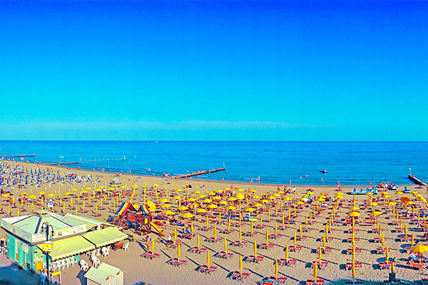 HOTEL ALEXANDER 3* - Jesolo (VE) In posizione centrale, spiaggia inclusa