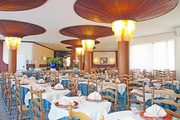 HOTEL ALEXANDER 3* - Jesolo (VE) In posizione centrale, spiaggia inclusa