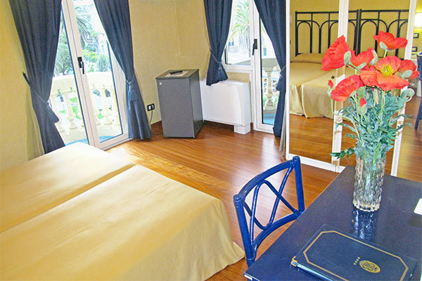 HOTEL ROSABIANCA 4* - Rapallo (GE) Elegante hotel sul lungomare di Rapallo