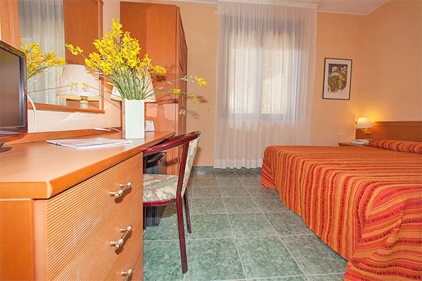 HOTEL CLUB CONTE DI CABRERA 4* - Modica (RG) Suggestivo hotel a due passi dal mare