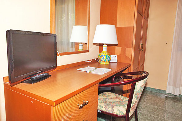 HOTEL CLUB CONTE DI CABRERA 4* - Modica (RG) Suggestivo hotel a due passi dal mare