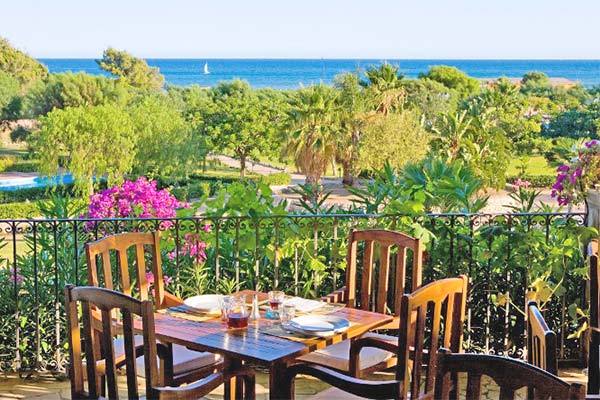 HOTEL CLUB CONTE DI CABRERA 4* - Modica (RG) Suggestivo hotel a due passi dal mare