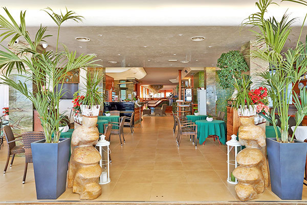 HOTEL CAPITOL 3* - Lido di Jesolo (VE) Direttamente sulla spiaggia