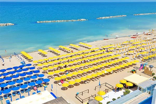 HOTEL ATLANTIC 3* - Pesaro (PU) Gestione familiare, sul mare