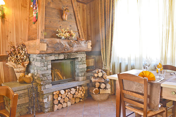HOTEL LA TORRETTA 4* - Challand-Saint-Anselme (AO) Accoglienza familiare in location unica