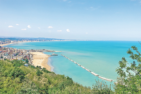 HOTEL ANNETTA 3* - Rimini (RN) A 200 metri dal mare, spiaggia inclusa