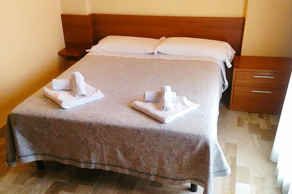 HOTEL ANNETTA 3* - Rimini (RN) A 200 metri dal mare, spiaggia inclusa